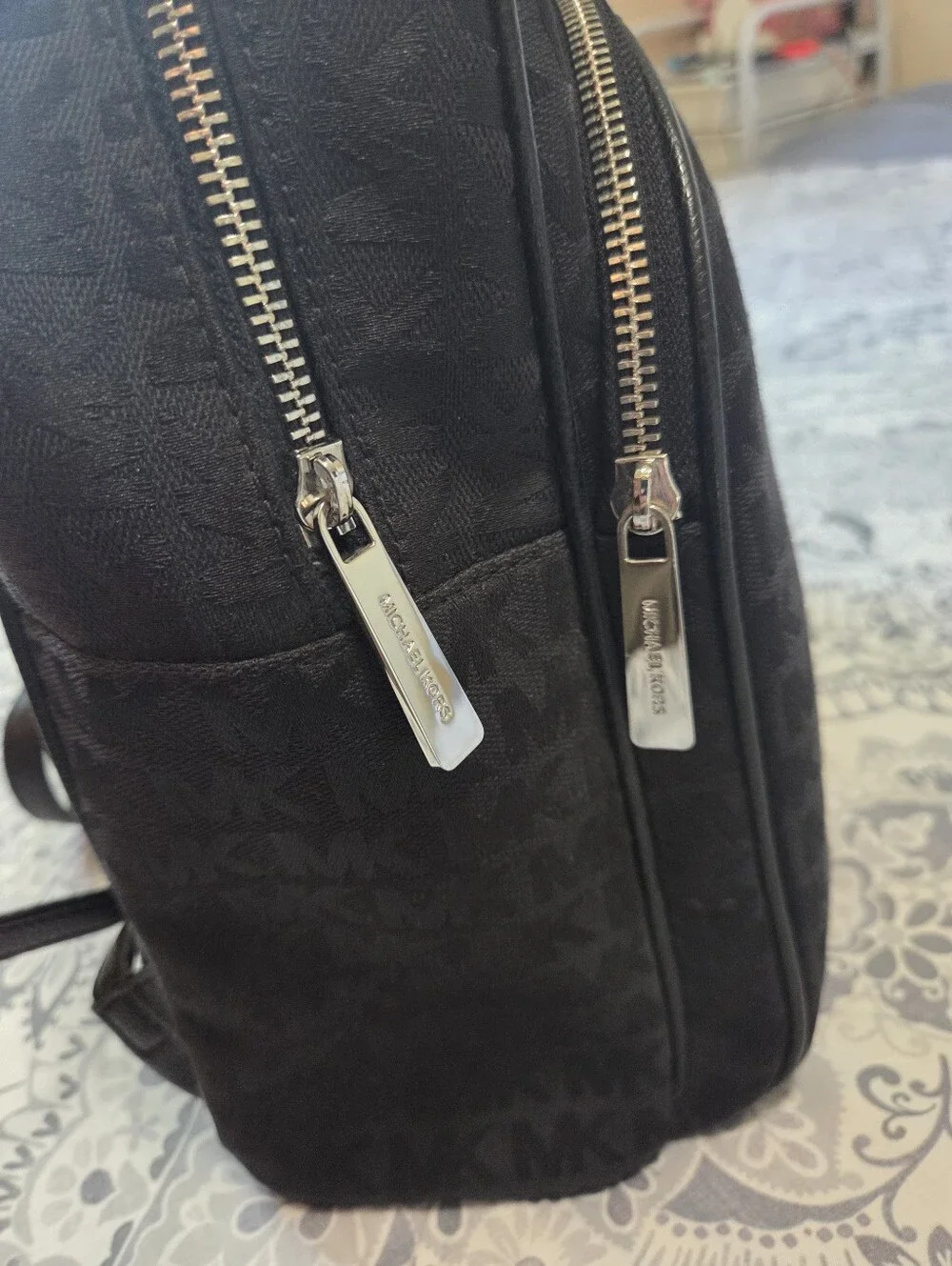 Michael Kors compact michael